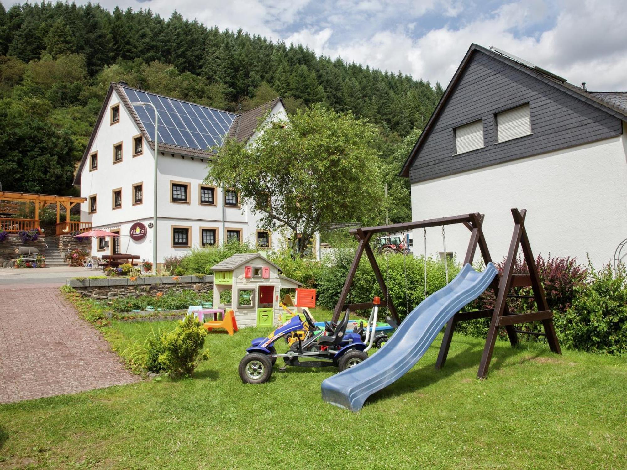 A Modern Apartment In The Hunsr Ck Region S Romantic Drohn Valley Merschbach Exterior photo